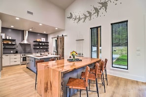 House (5 Bedrooms) | Interior - Riverfront Heber Springs Home With Dock & Slip! (Heber Springs)