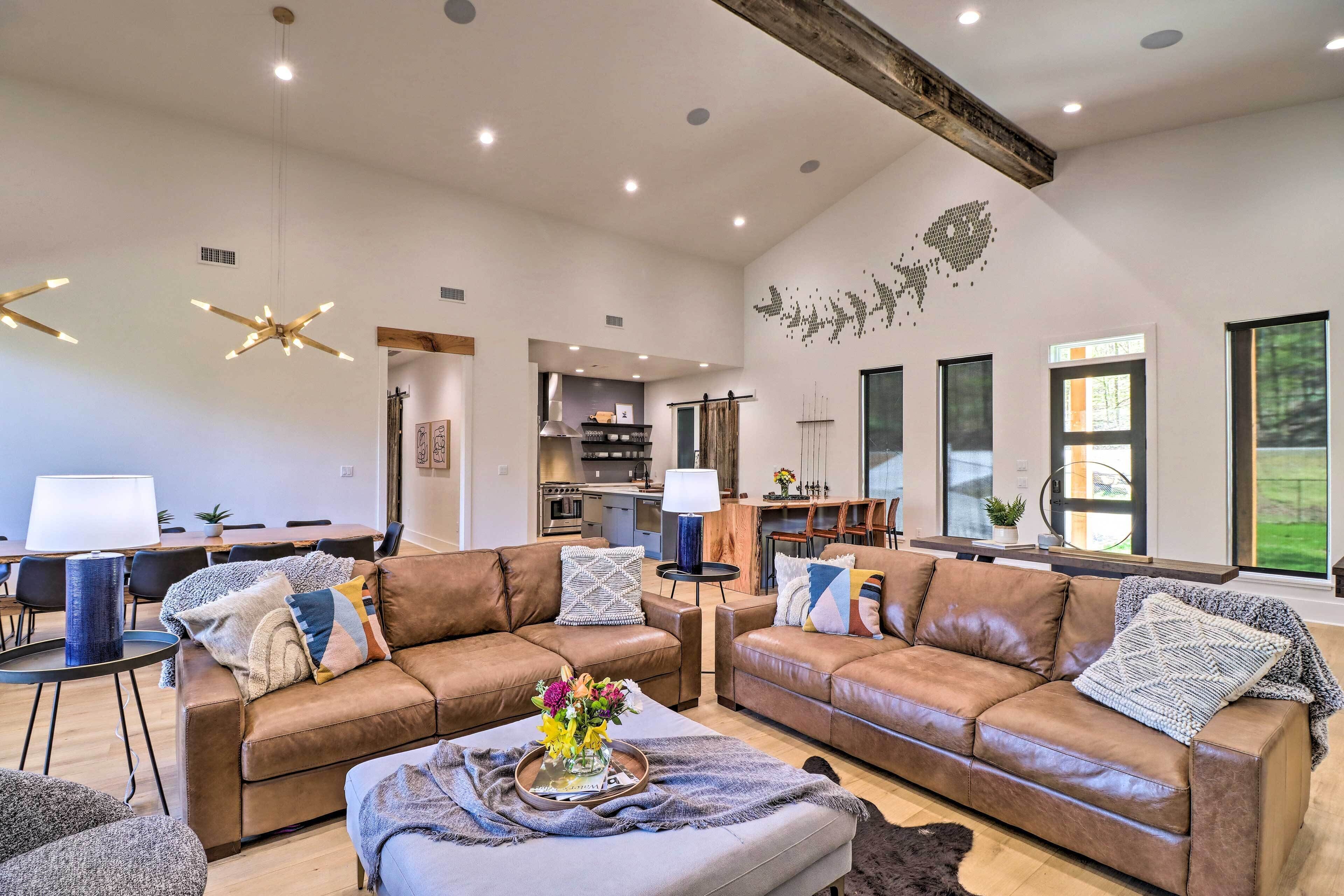 House (5 Bedrooms) | Interior