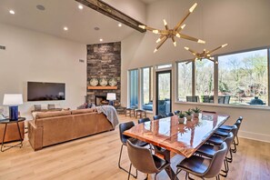 House (5 Bedrooms) | Interior