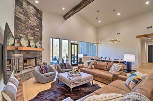 House (5 Bedrooms) | Interior