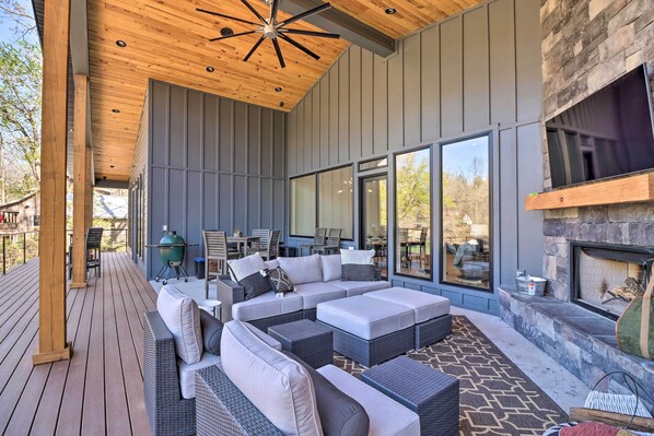 House (5 Bedrooms) | Interior - Riverfront Heber Springs Home With Dock & Slip! (Heber Springs)