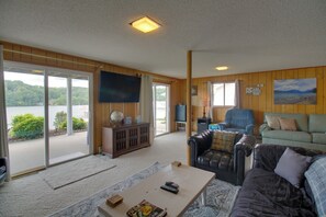 House (4 Bedrooms) | Interior - Lakefront Hiwassee Home w/ Private Dock & Deck! (Hiwassee)