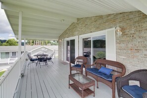 Interior - Lakefront Hiwassee Home w/ Private Dock & Deck! (Hiwassee)