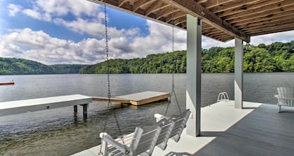 Lakefront Hiwassee Home w/ Private Dock & Deck!