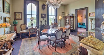 Vintage Apartment in Historic Downtown La Porte!