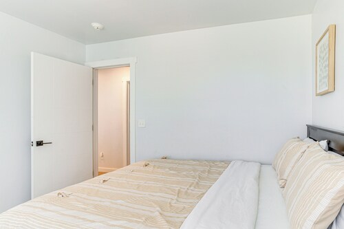 Stylish OKC Farmhouse w/ Garden - Close to OU