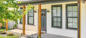 Stylish OKC Farmhouse w/ Garden - Close to OU