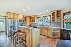 House (3 Bedrooms) | Interior - Stunning Sequim Hideaway w/ Hot Tub & Views (Sequim)