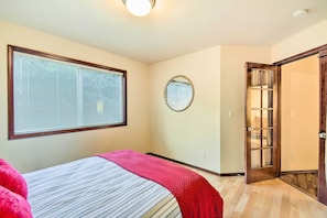 House (3 Bedrooms) | Interior - Stunning Sequim Hideaway w/ Hot Tub & Views (Sequim)