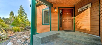 Stunning Sequim Hideaway w/ Hot Tub & Views