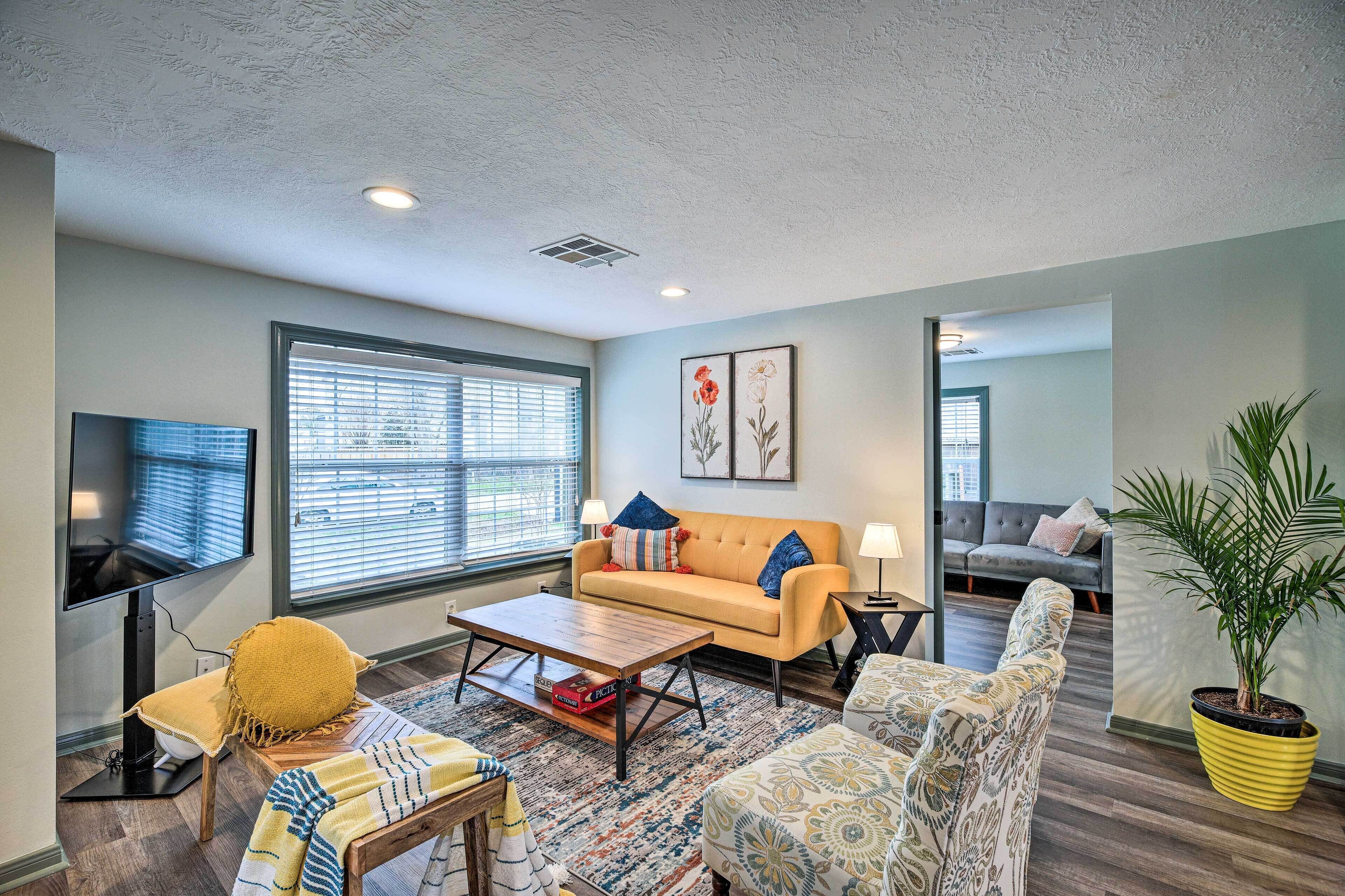 Houston Heights Bungalow - 6 Mi to Downtown!