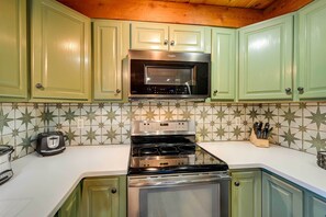 House (3 Bedrooms) | Interior - Secluded Garden Valley Cabin w/ Deck & Views! (Garden Valley)