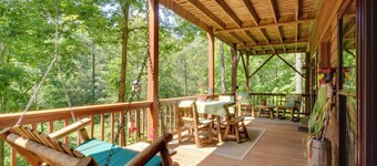 Idyllic Murphy Hideaway w/ Multi-level Deck!