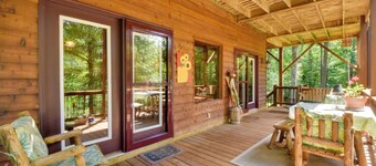 Idyllic Murphy Hideaway w/ Multi-level Deck!
