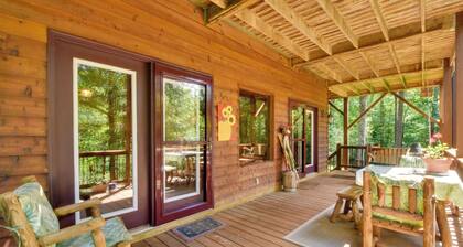Idyllic Murphy Hideaway w/ Multi-level Deck!