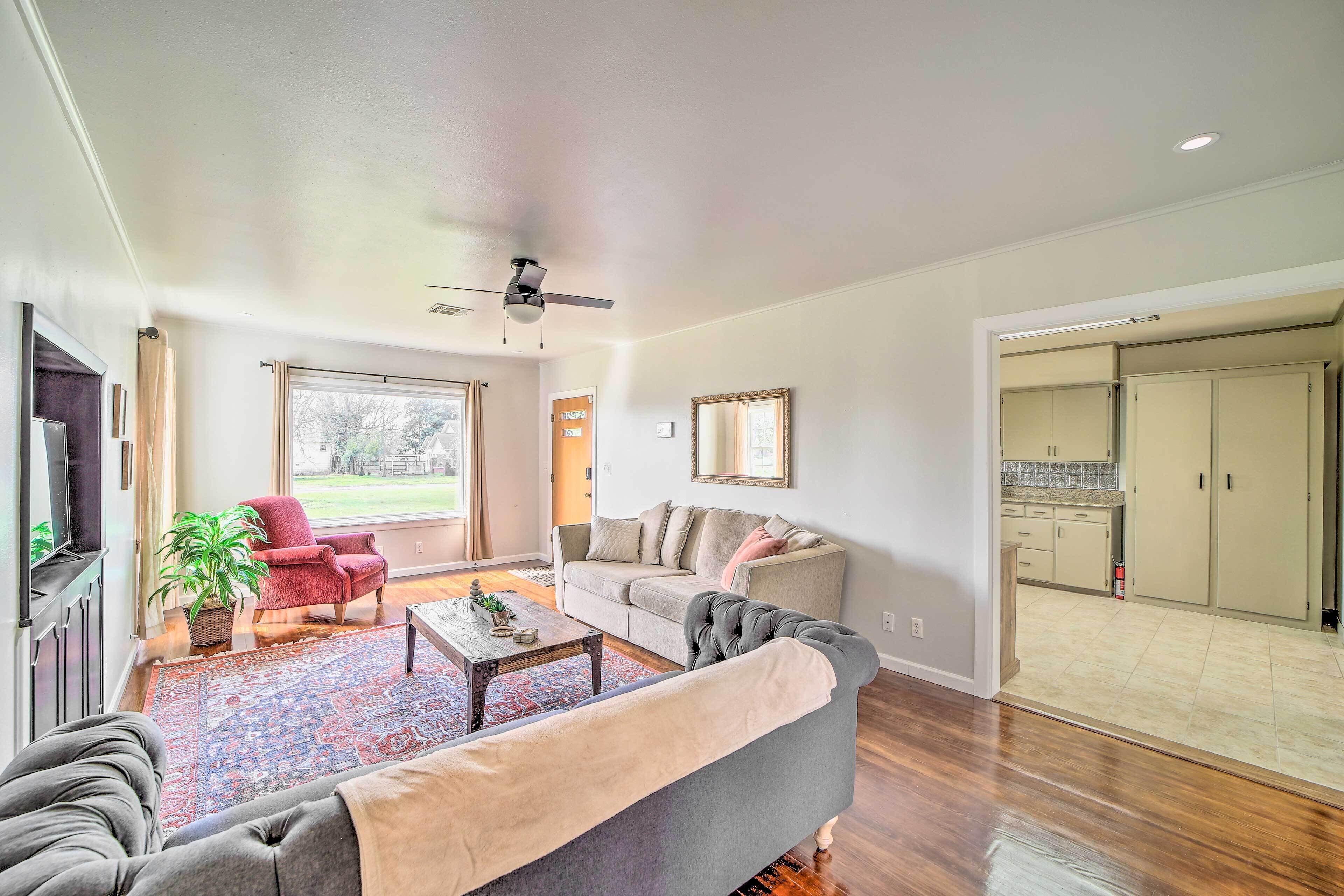 House (3 Bedrooms) | Interior