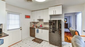 House (3 Bedrooms) | Interior - Charming Laurel Home w/ Gazebo & Fireplace! (Laurel)