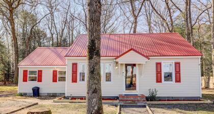 Charming Laurel Home w/ Gazebo & Fireplace!