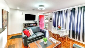 House (3 Bedrooms) | Interior - Charming Laurel Home w/ Gazebo & Fireplace! (Laurel)