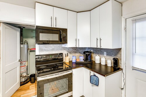 Charming Laurel Home w/ Gazebo & Fireplace!