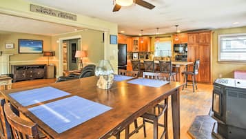 House (5 Bedrooms) | Interior