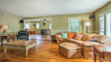 House (5 Bedrooms) | Interior