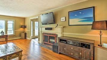 House (5 Bedrooms) | Interior