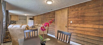 'lynn' Dog-friendly Abode w/ Mountain Views!