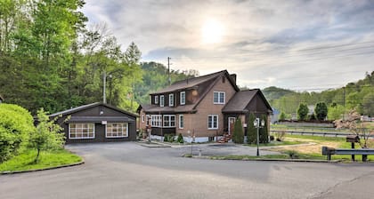 'lynn' Dog-friendly Abode w/ Mountain Views!