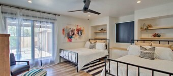 บ้านหรูหราของอัลบูเคอร์กี้พร้อมสระว่ายน้ำ, ดาดฟ้าและบ่อน้ำอุ่น!