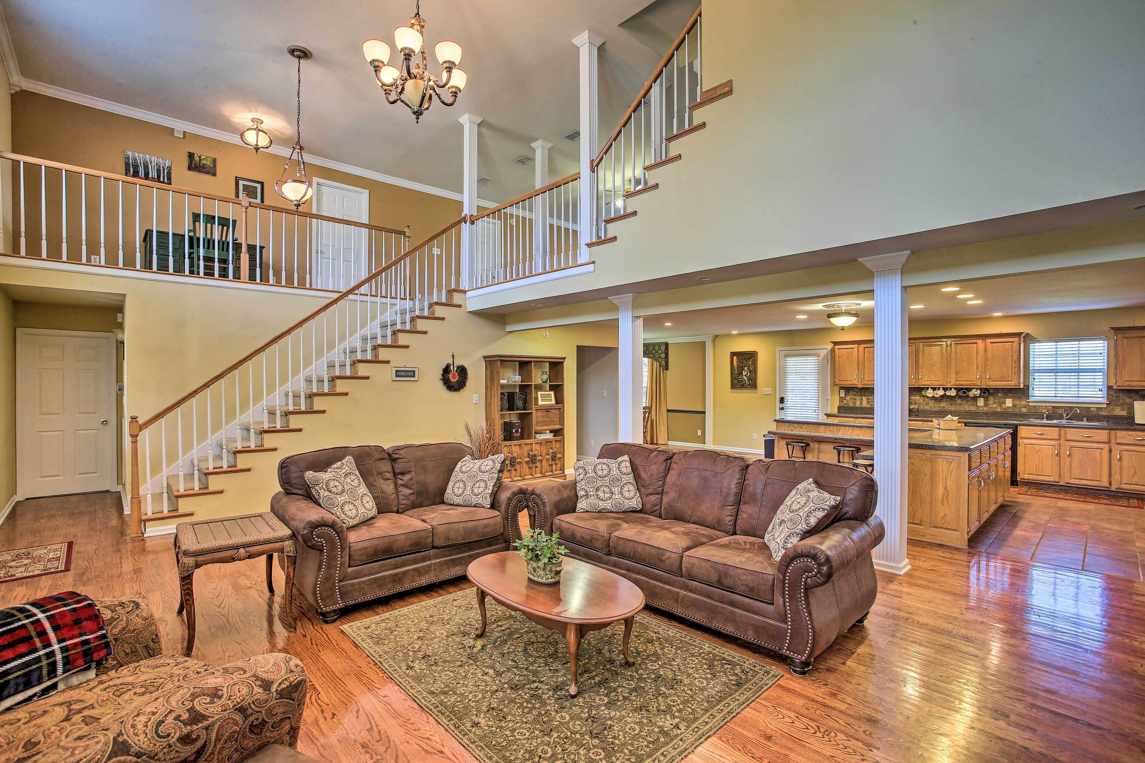 Luxury Scottsville Retreat on 10 Acres!