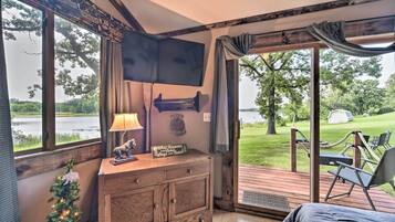 House (2 Bedrooms) | Interior