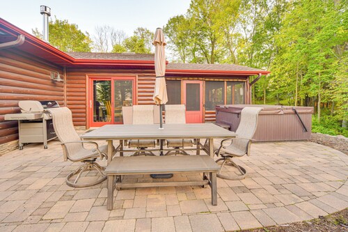 Patio, Views & Hot Tub: Quiet Lakeside Cabin