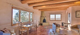 Southwest Home w/ 360-degree Mtn View, Ski Nearby!