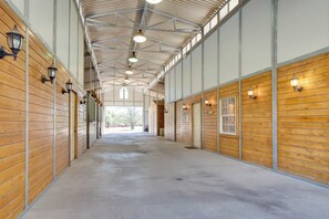 Apartment (1 Bedroom) | Interior - Georgetown Barn Studio on > 7 Acres: Pet Friendly! (Georgetown)