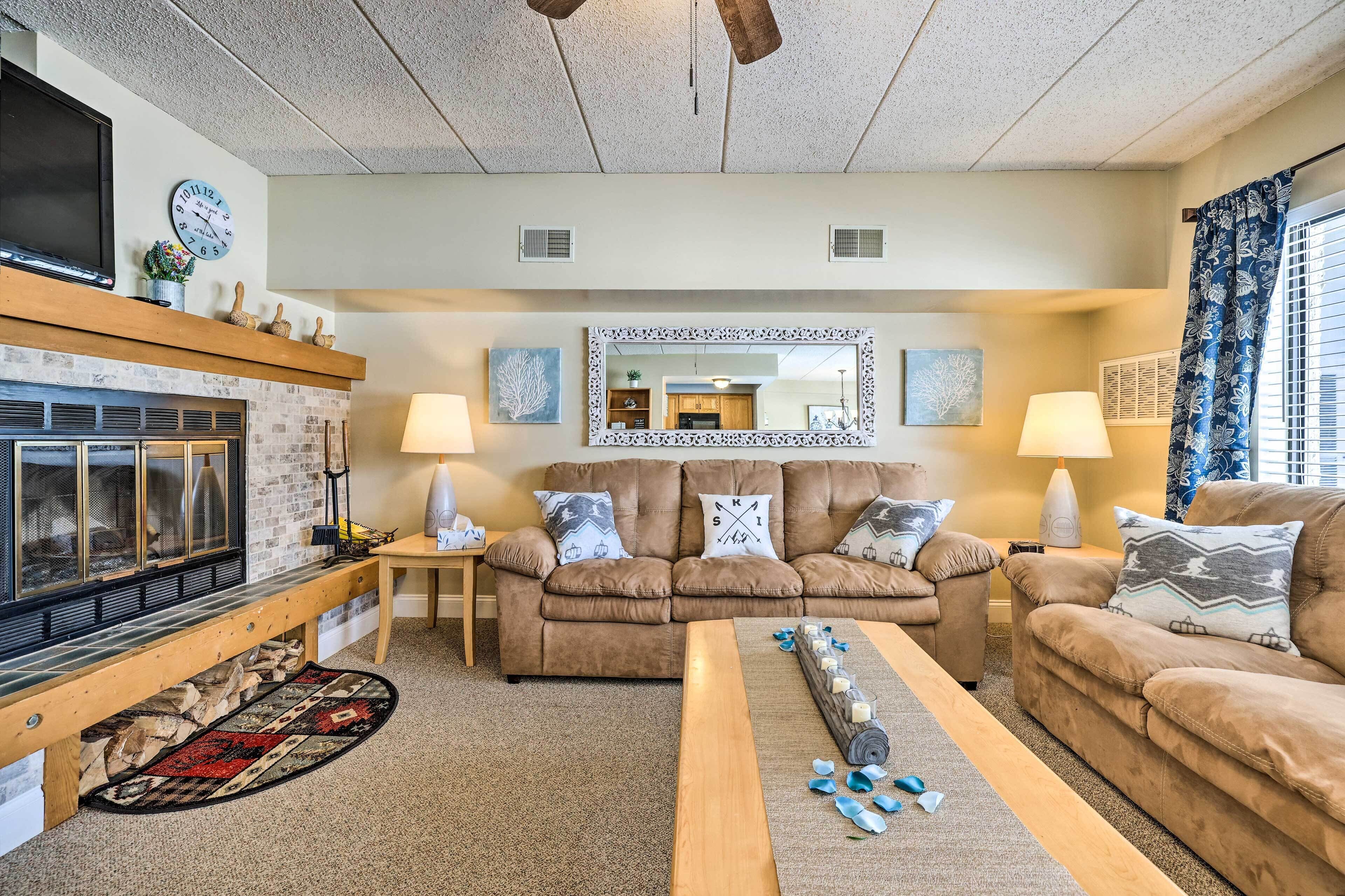 Poconos Condo w/ Pool - On Big Boulder Lake!