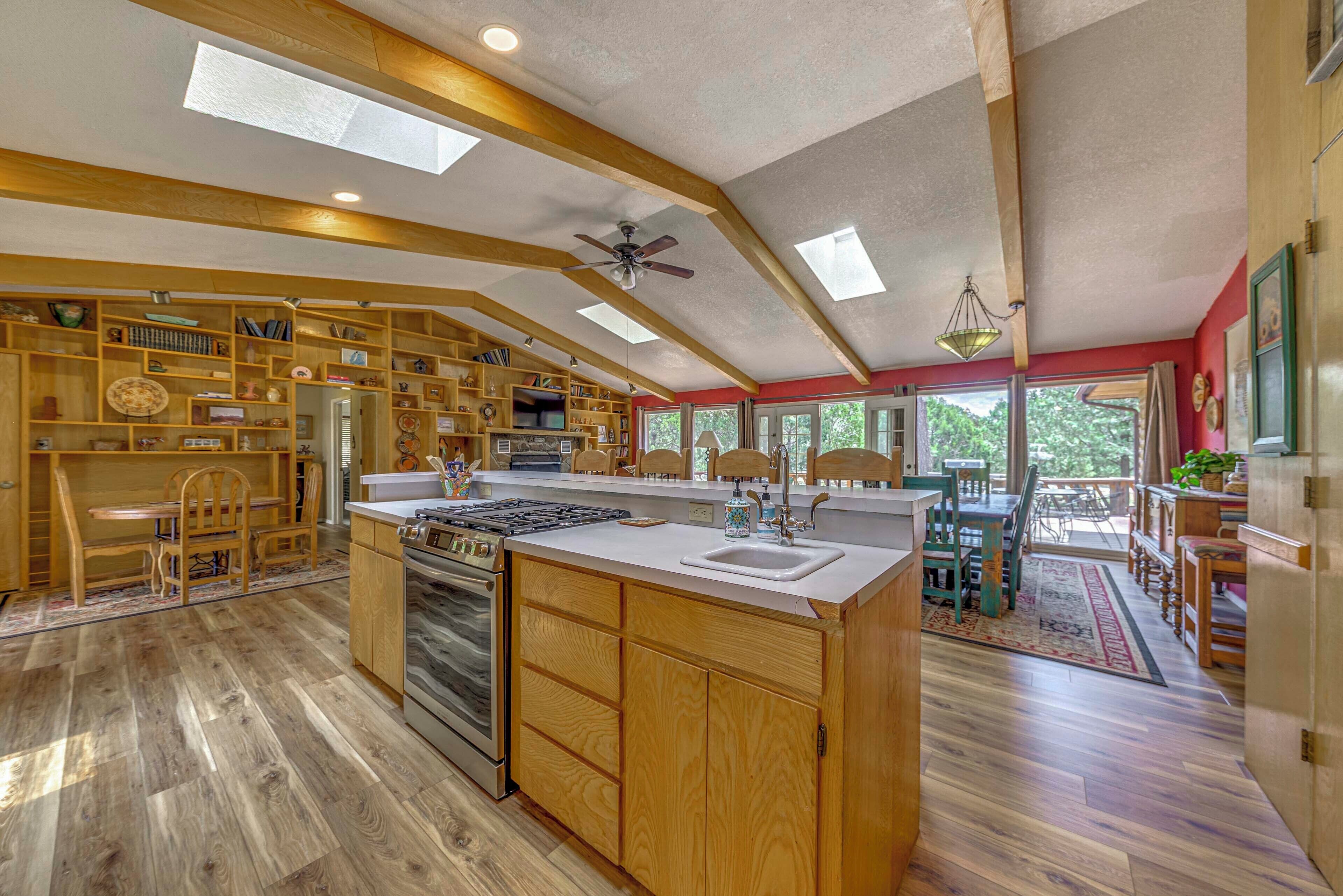 House (3 Bedrooms) | Interior