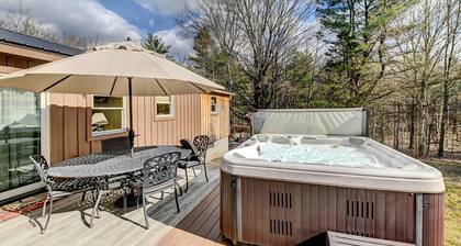 Catskills Getaway w/ Hot Tub on 45 Acres!