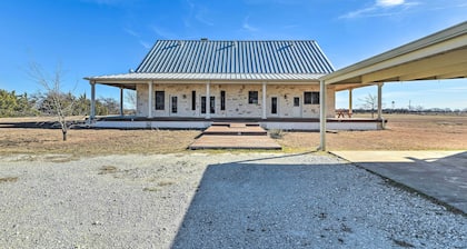 8 Mi to White Rock Lake: Spacious Krum Home