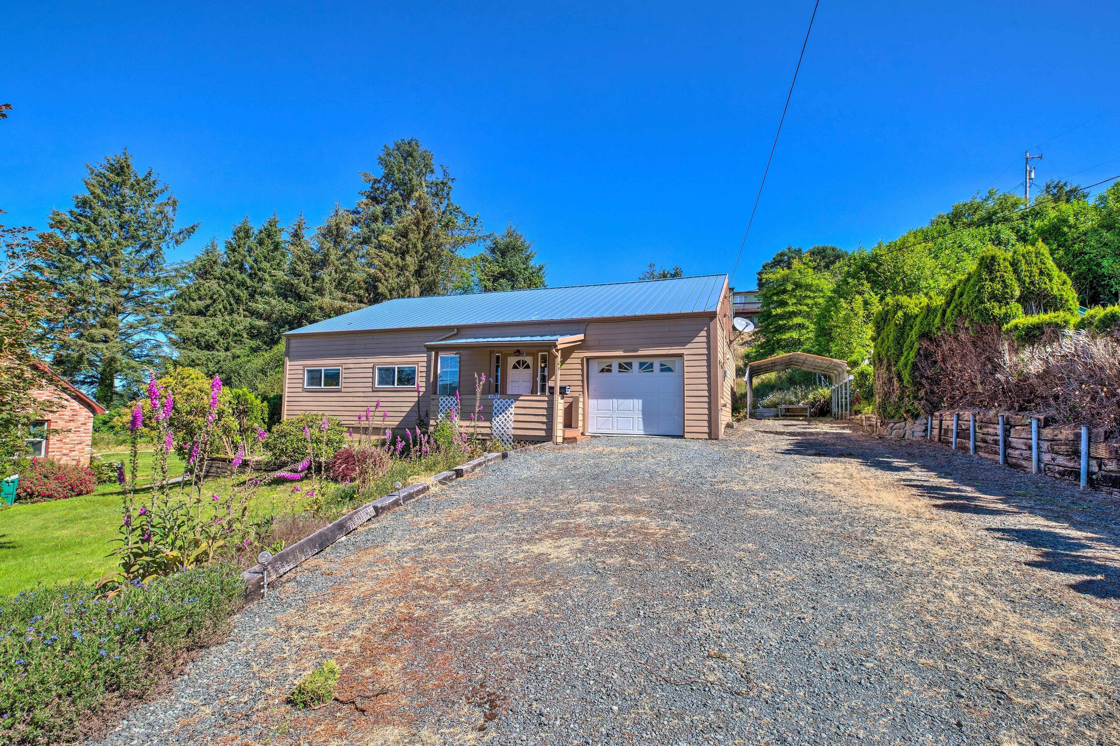 Bayside Escape ~ 5 Mi to Garibaldi Marina!