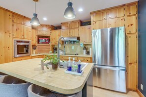 House (2 Bedrooms) | Interior