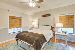 House (2 Bedrooms) | Interior - Riverfront Shelby Home w/ Private Boat Dock! (Shelby)