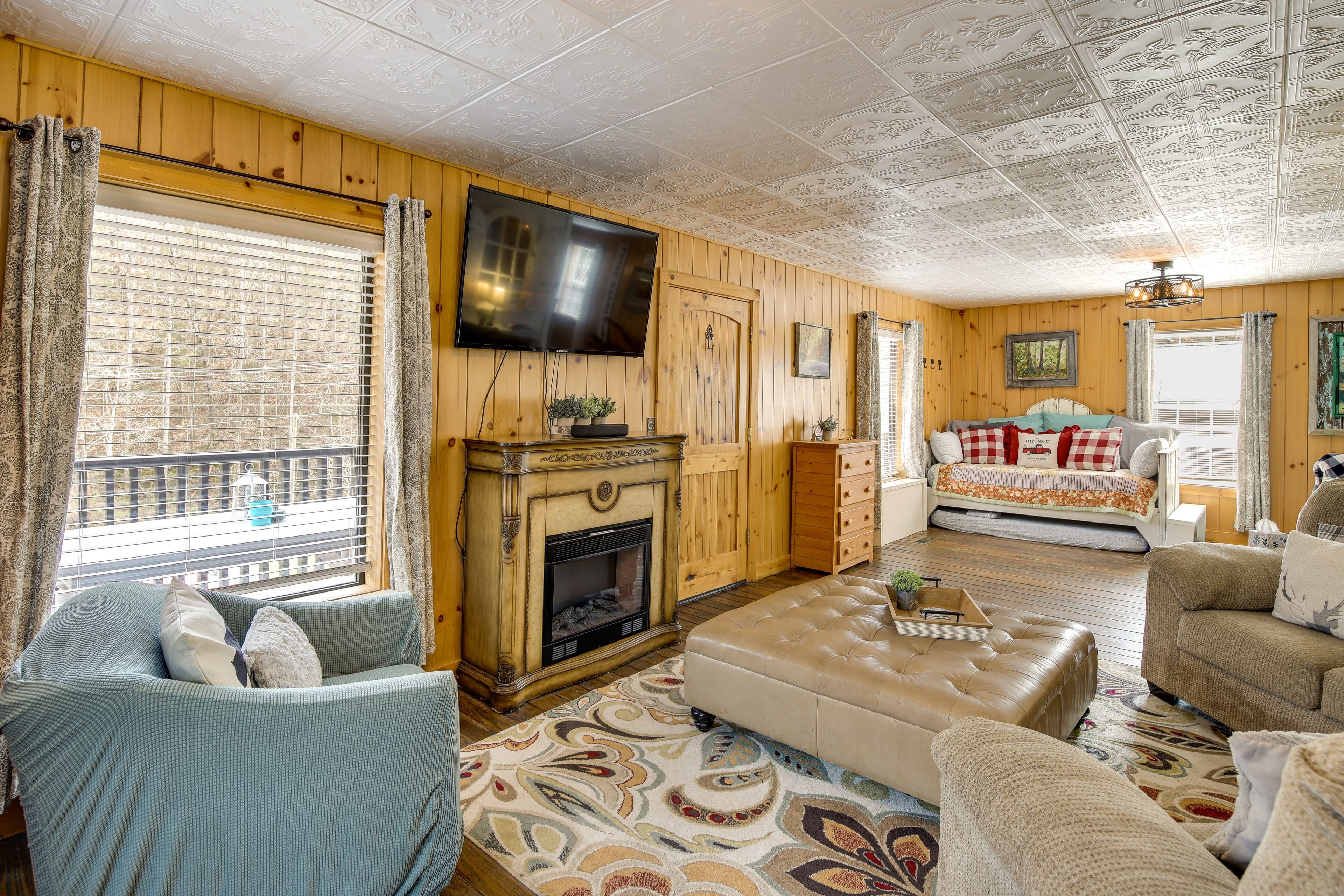 Pet-friendly Gatlinburg Cabin w/ Game Room!