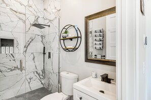 Interior - Romantic Mountain Retreat w/ Scenic Views! (Idaho Springs)