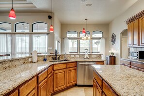 House (3 Bedrooms) | Interior - Countryside Retreat! Spacious Home in La Vernia (Adkins)