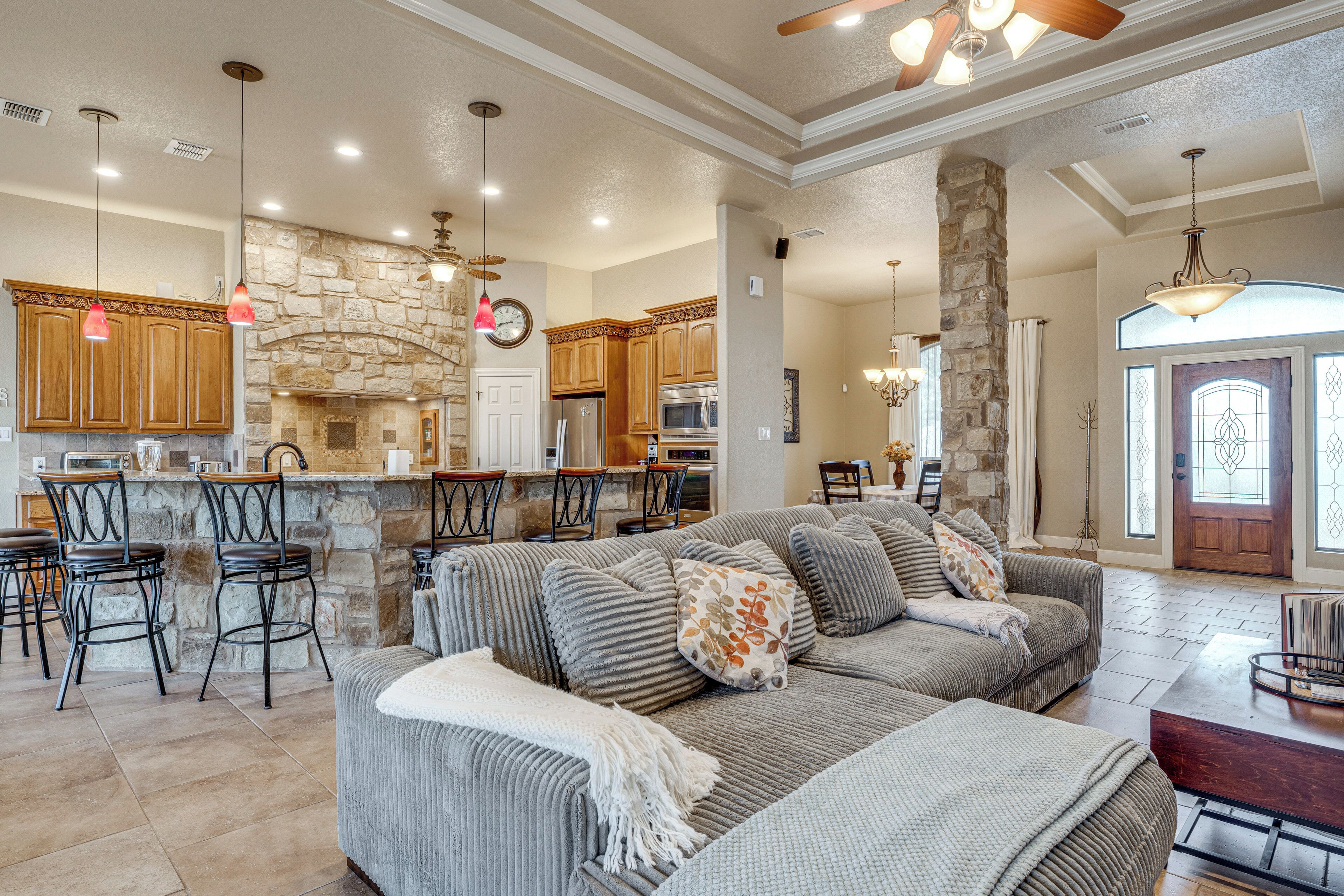 House (3 Bedrooms) | Interior