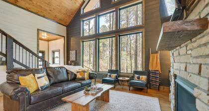 Serene Broken Bow Cabin w/ Hot Tub & Fire Pit!