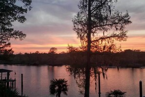 Cottage (1 Bedroom) | Interior - Pristine Cottage w/ Access to the Trent River (New Bern)