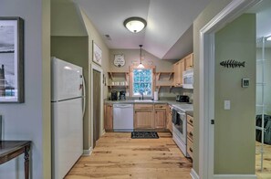 Cottage (1 Bedroom) | Interior - Pristine Cottage w/ Access to the Trent River (New Bern)