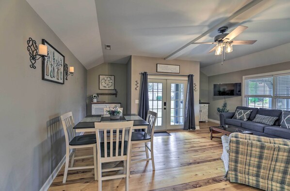 Cottage (1 Bedroom) | Interior - Pristine Cottage w/ Access to the Trent River (New Bern)